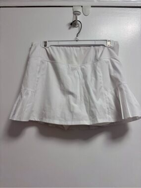 Mondetta White Pleated Tennis
Mini Skirt